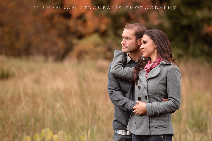 outdoor engagement portraits in a field in spring tx