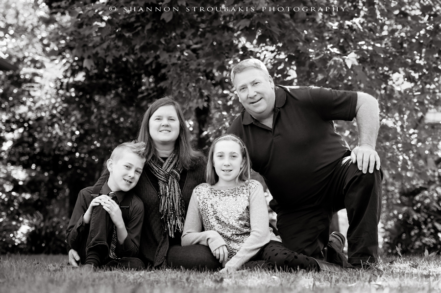 black-and-white-family-photography-spring-tx