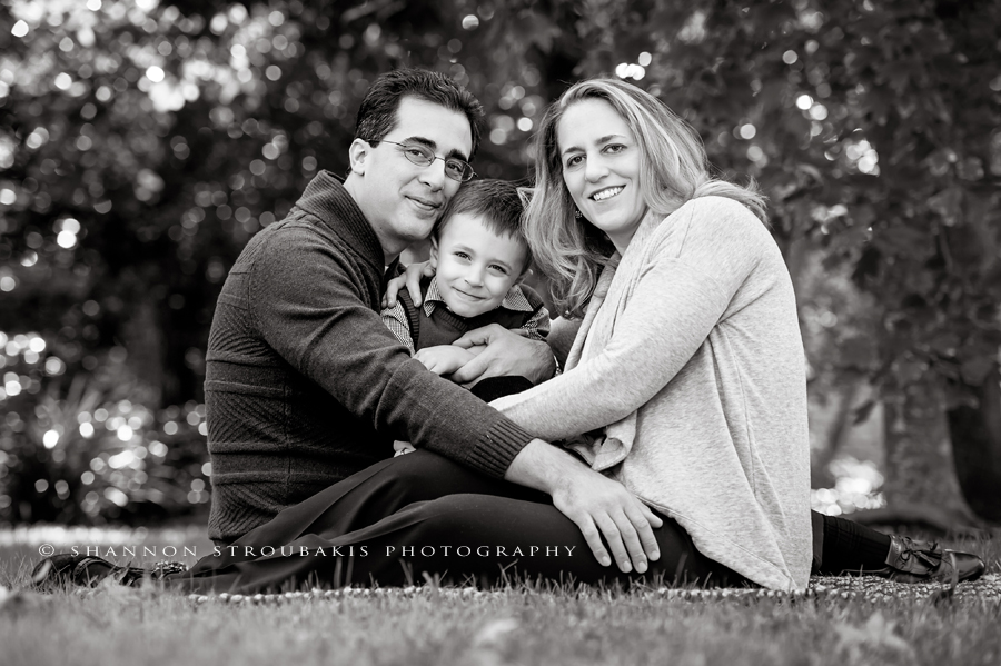 black and white family photographer in the woodlands texas