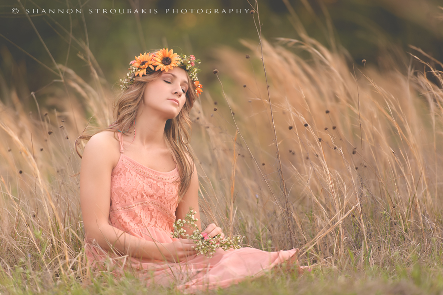 senior-portraits-in-a-field