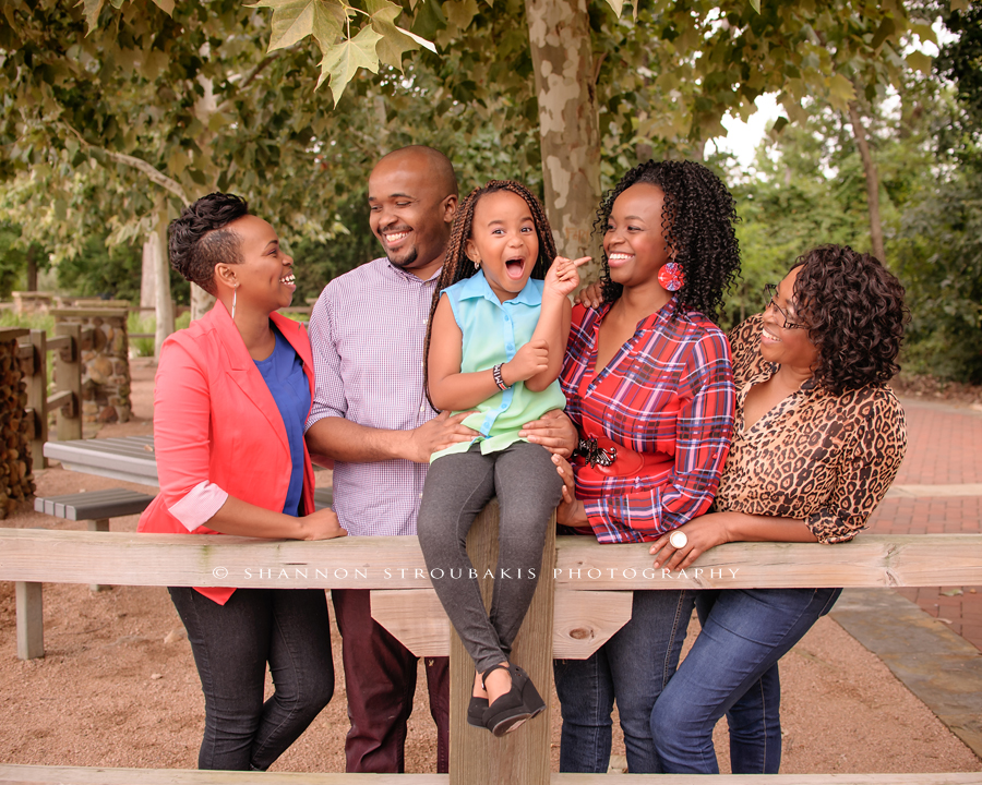 fun-family-portraits-the-woodlands