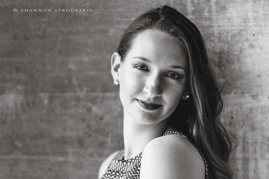 classic-senior-poses-spring-texas