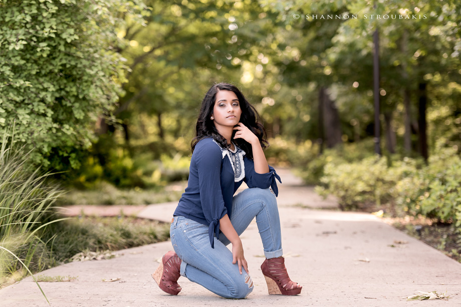 outdoor-senior-pictures-the-woodlands