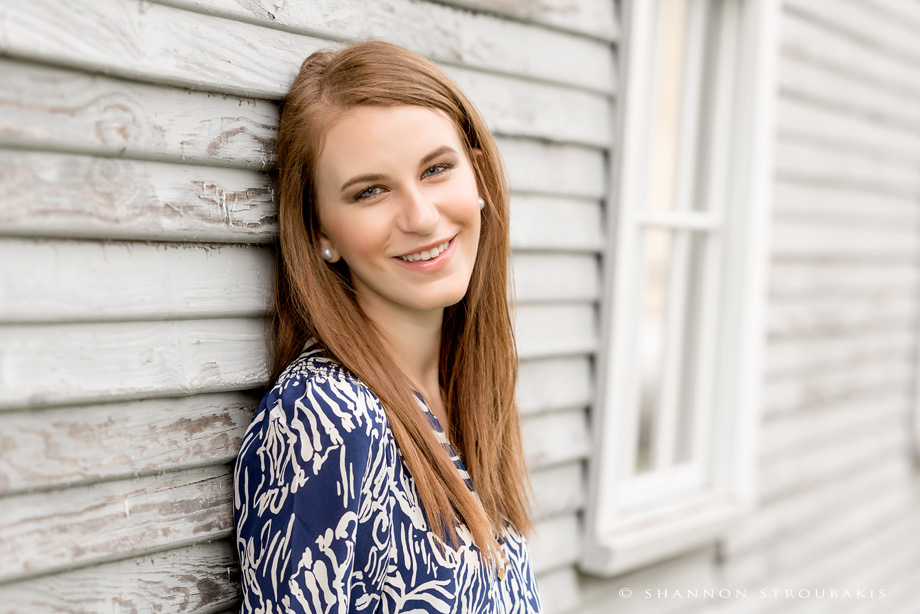 senior-pictures-barn-the-woodlands