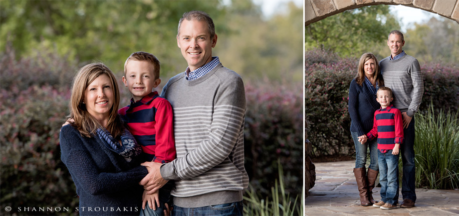 the woodlands family portraits outside in the park