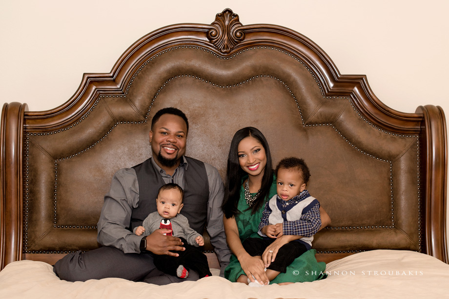 at home family portraits with children in tomball, the woodlands