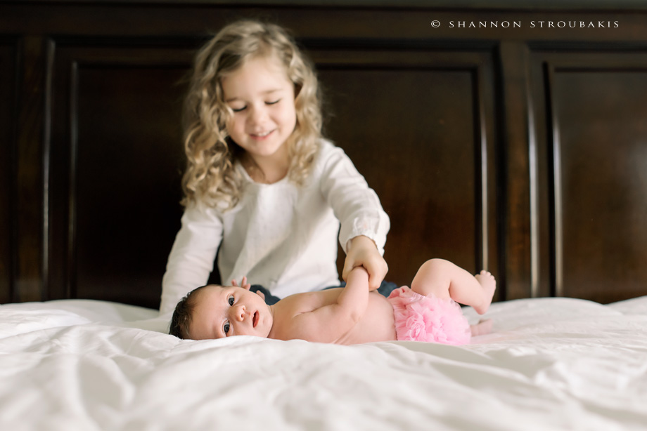 the-woodlands-newborn-photographer-at-home