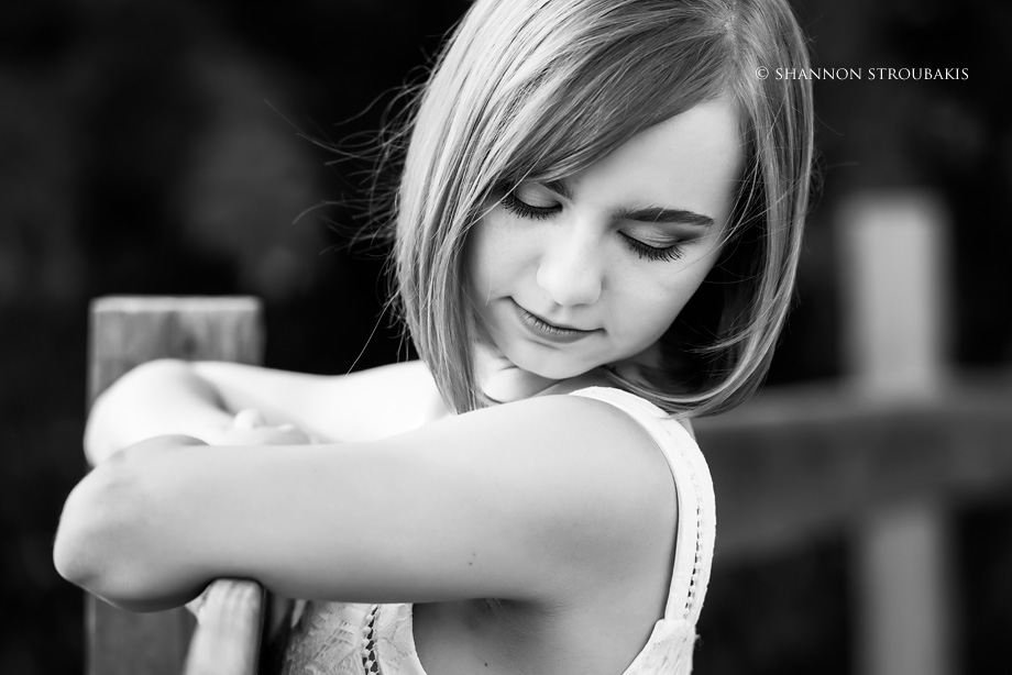 black-and-white-senior-pictures