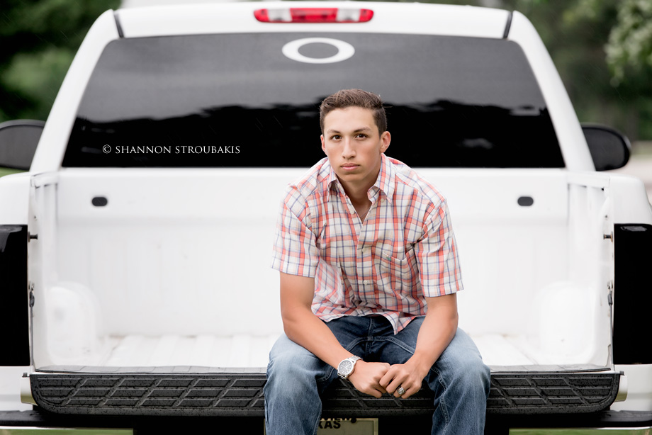 senior-photographer-in-the-woodlands