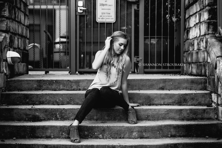 outdoor senior photographer the woodlands