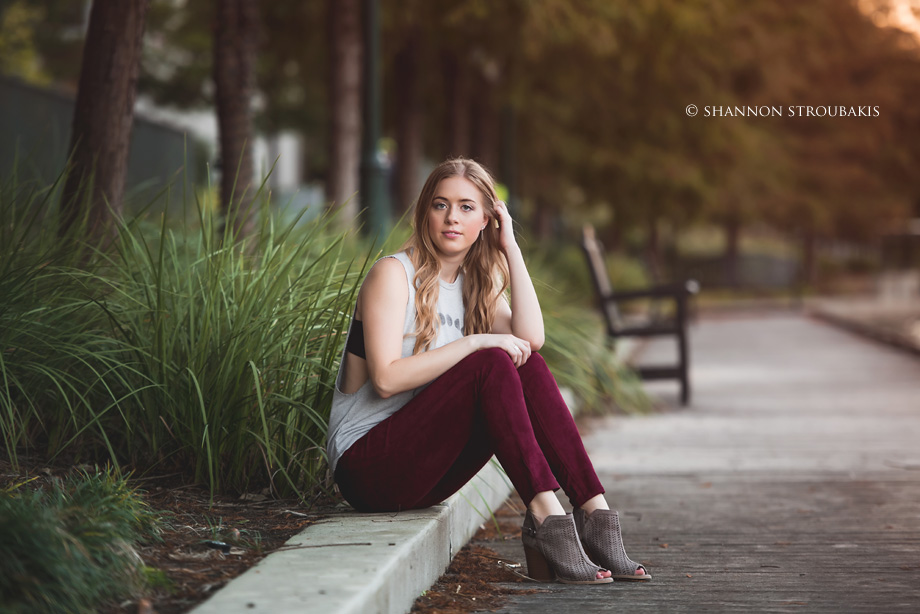 outdoor senior pictures the woodlands