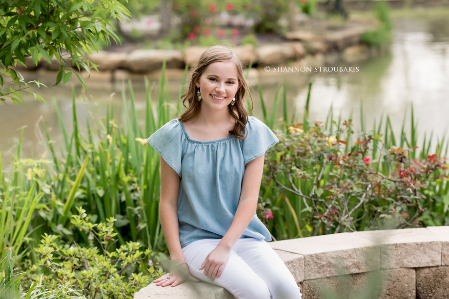 natural senior pictures in spring texas