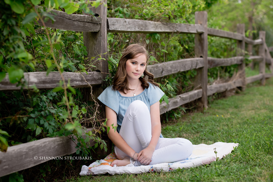 natural senior pictures the woodlands